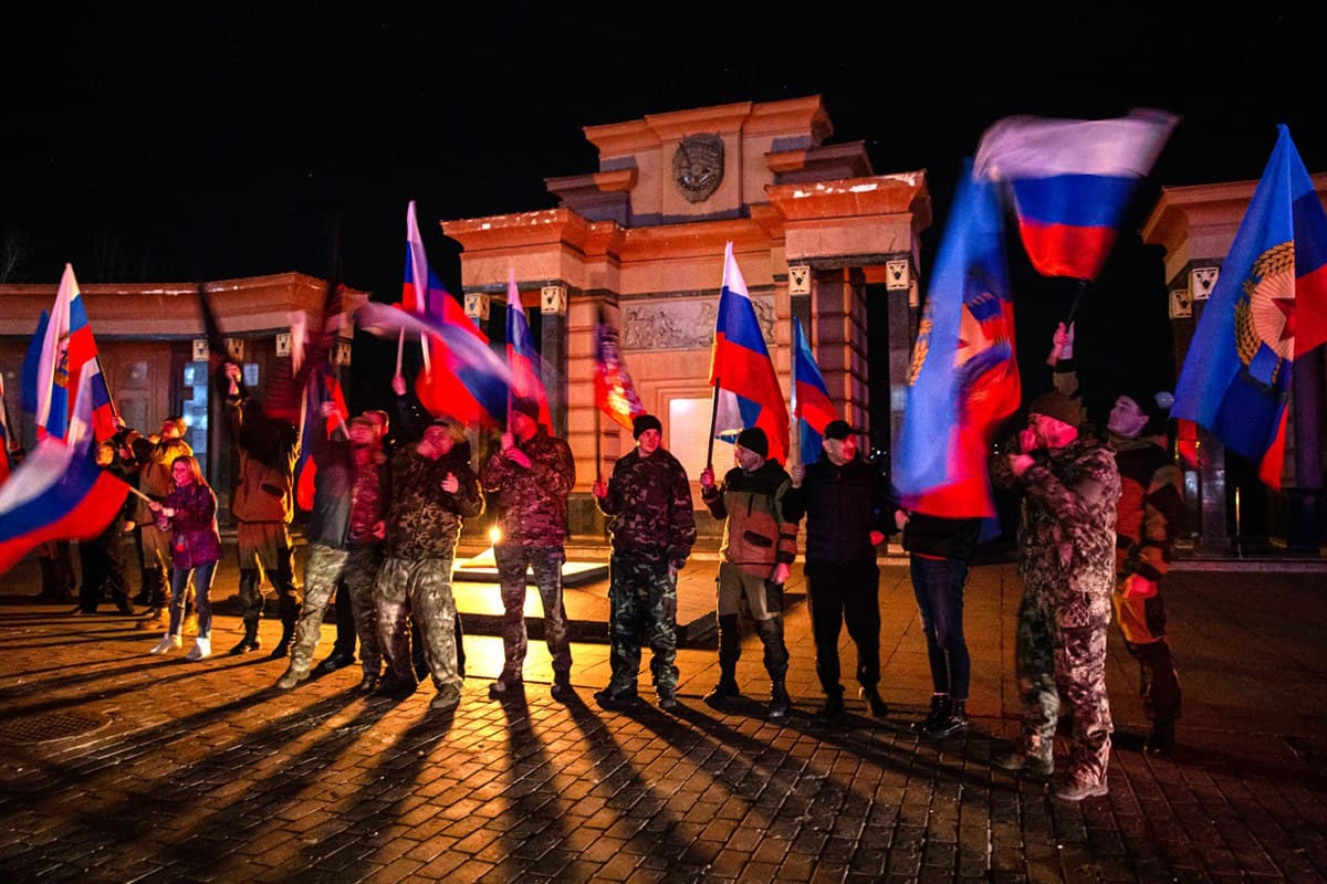 Россия Луганск Донецк флаги